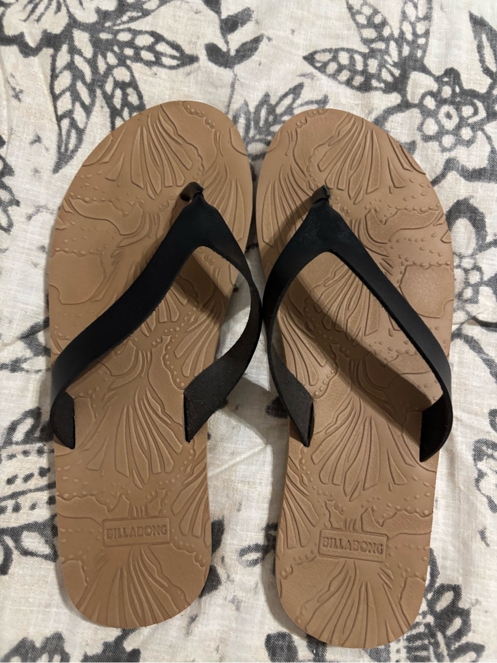 Billabong Tan Footbed with Black Straps Flip Flops